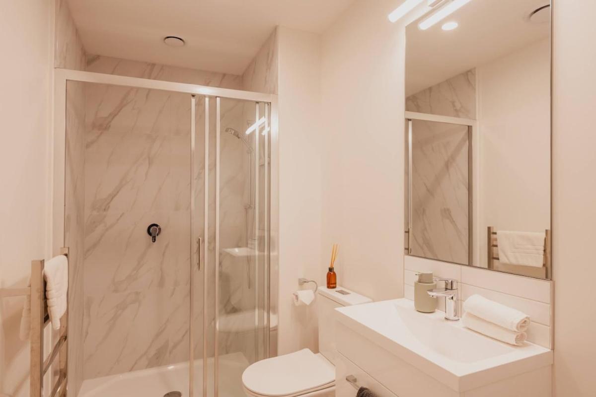 Serene Spaces On Tuam - 2 Bedroom Apartment Christchurch Exterior foto
